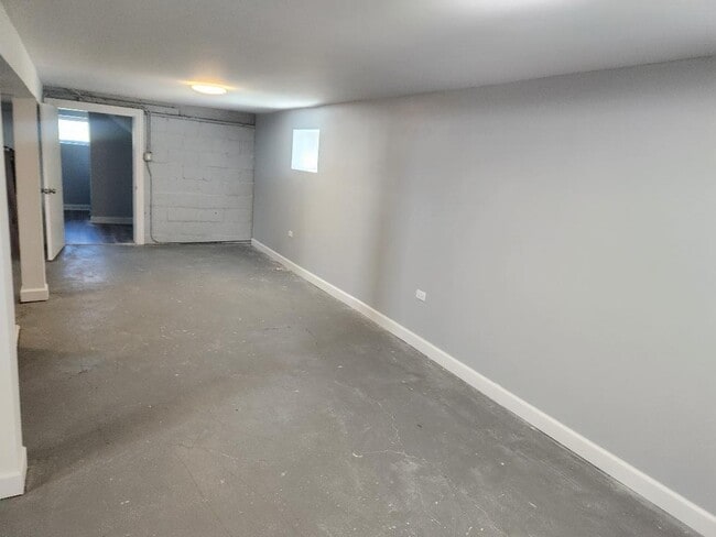 Building Photo - 4147 Prairie Ave