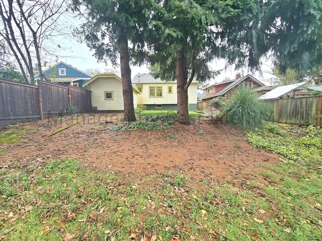 Building Photo - 223 NE 62nd Ave