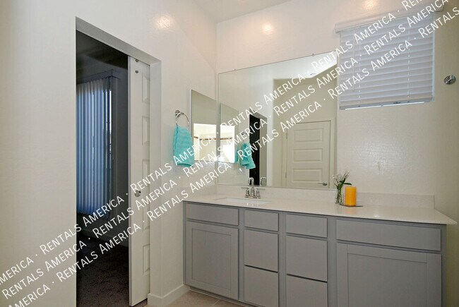 Building Photo - 2734 S Decatur Dr