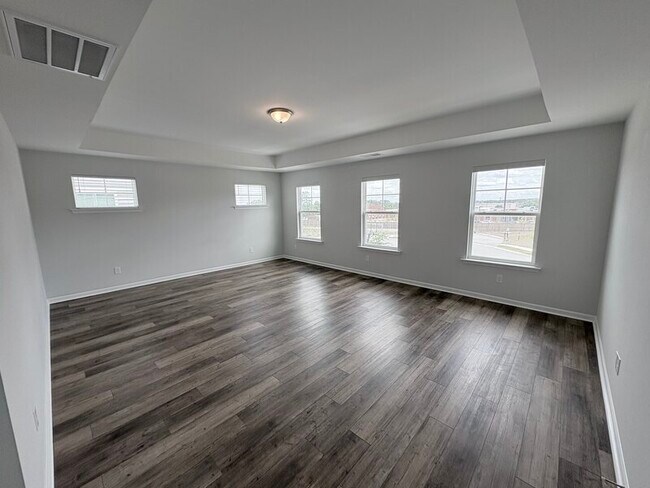 Building Photo - 153 Brockway Dr