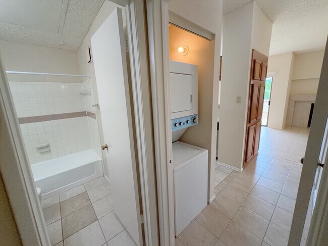 Building Photo - 7900 Bissonnet St