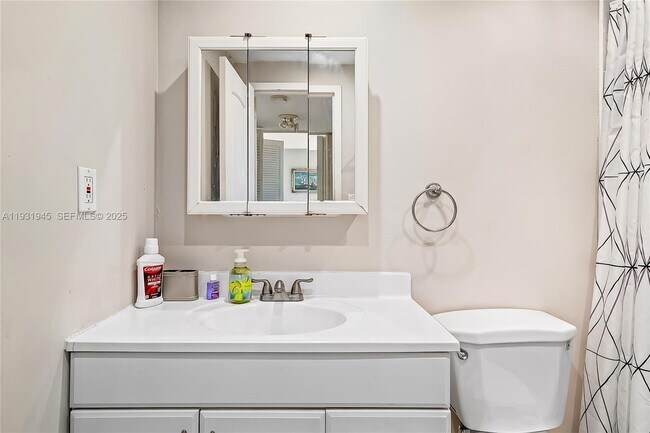 Building Photo - 210 172nd St