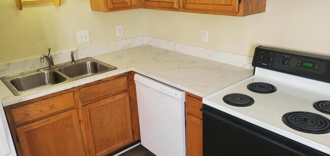 Building Photo - 104 Martin Ct