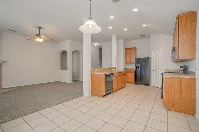 Building Photo - 6000 Stirrup Iron Dr