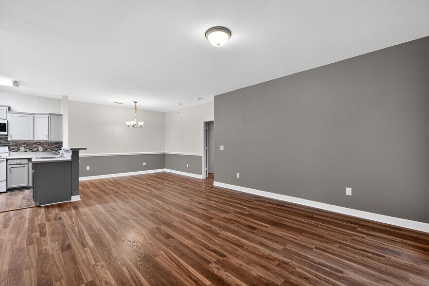 Building Photo - 16324 Redstone Mountain Ln