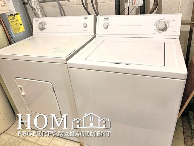 Building Photo - 108.5 Rogers St