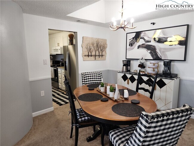 Building Photo - 303 Sugar Top Dr