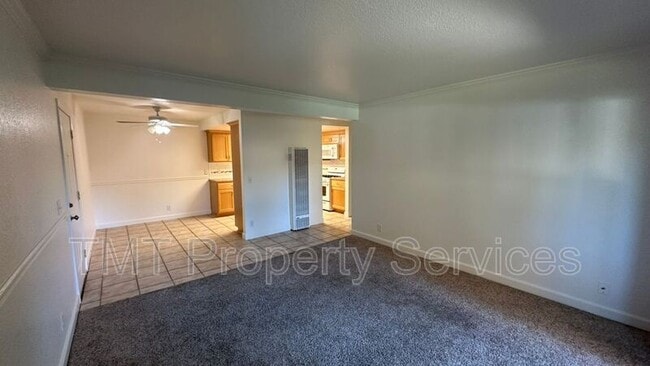 Building Photo - 7464 Santa Ysabel Ave