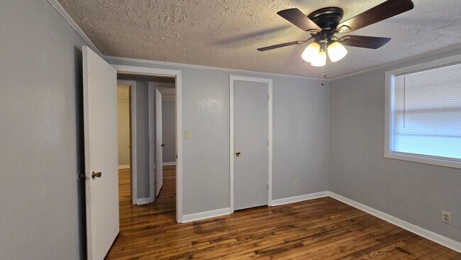 Building Photo - 1132 Hood Ave