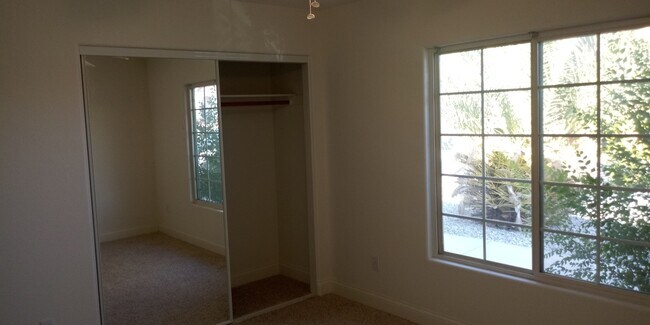 Building Photo - Beautiful 3 Bedroom Home