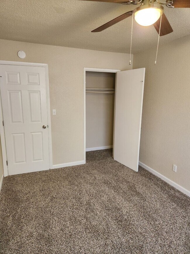 Building Photo - 19864 Gas Point Rd