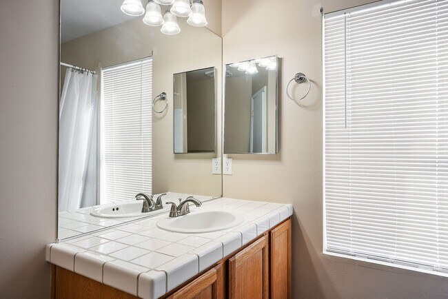 Building Photo - 4408 Rippling Brook Dr