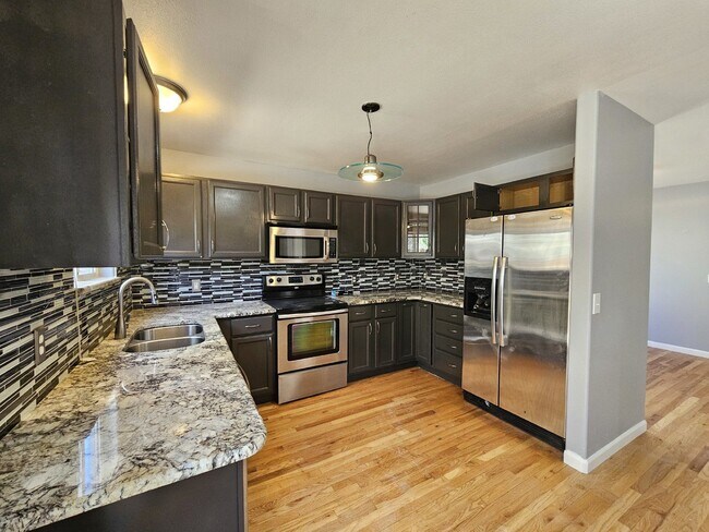 Building Photo - 11215 Jansen St