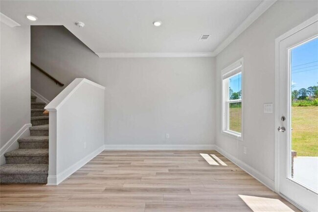 Building Photo - 3320 Westgate Park Dr