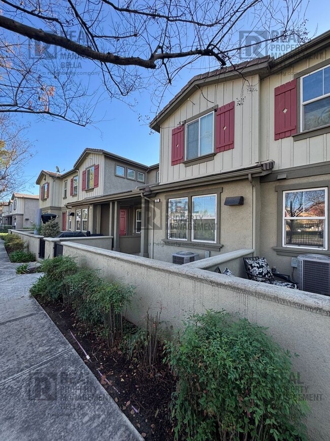 Building Photo - Bright & Open 2-Bed Condo with Loft, Patio & Moreno Valley Ranch Lifestyle