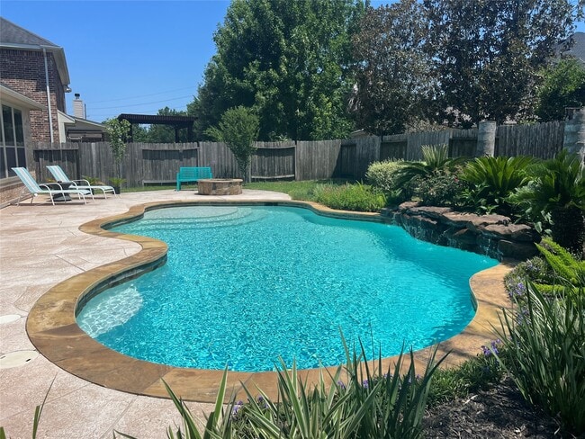 Building Photo - 5110 Shadow Breeze Ln