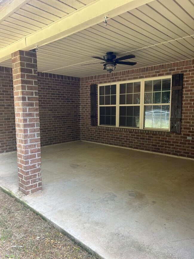 Building Photo - 143 Hazel Ln