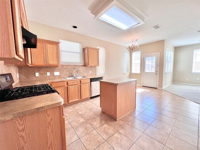 Building Photo - 815 Forest Ivy Ln
