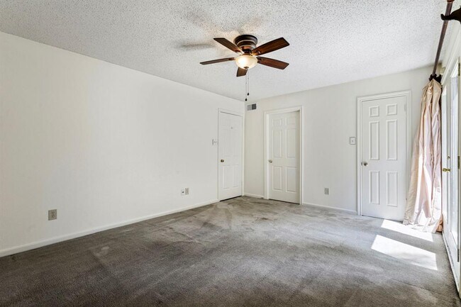 Building Photo - 1311 Antoine Dr