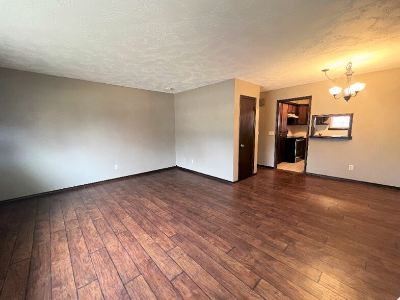 Building Photo - 1603 Timberline Dr