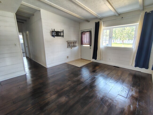 Building Photo - 1213 Kingsley Dr