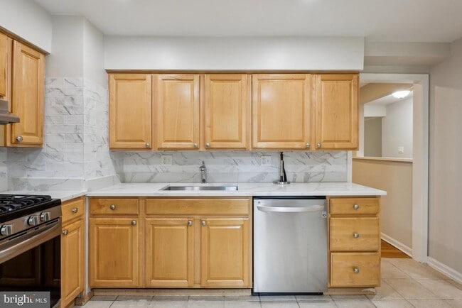 Building Photo - 1204 Fox Run Pl