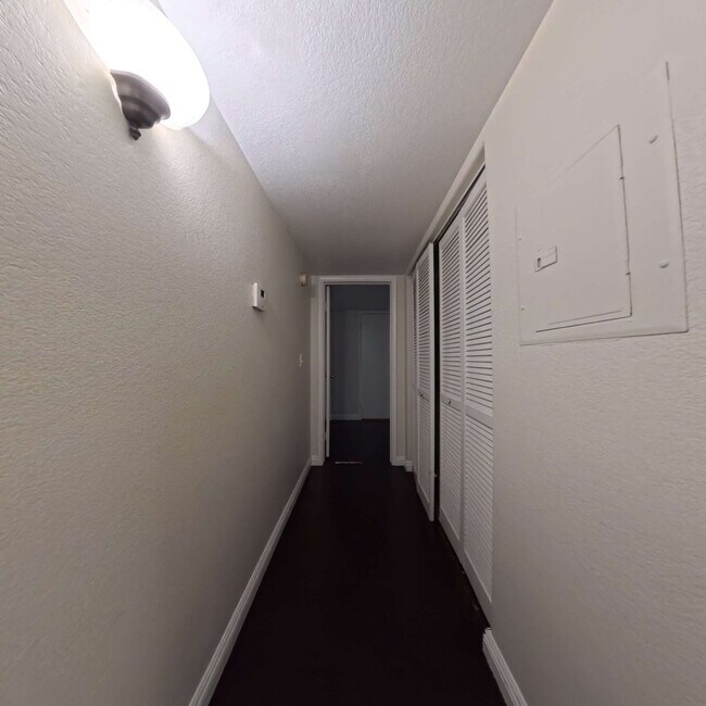 Building Photo - 3 Bedroom | 2nd Floor | Laminate Floors | Gated Community