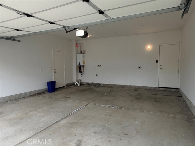 Building Photo - 242 S Redwood Ave