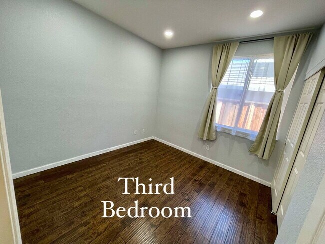 Building Photo - 1731 Petit Peak Ct