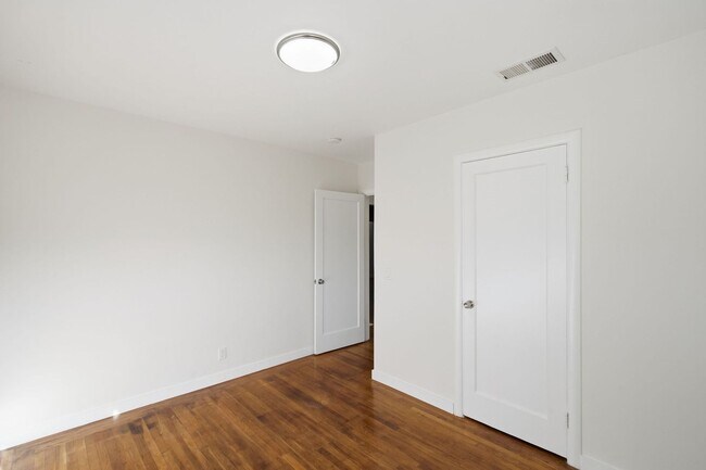 Building Photo - 541 Jackson Ave