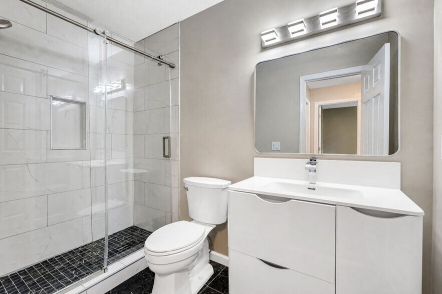 Building Photo - 6 Wild Rose Ct