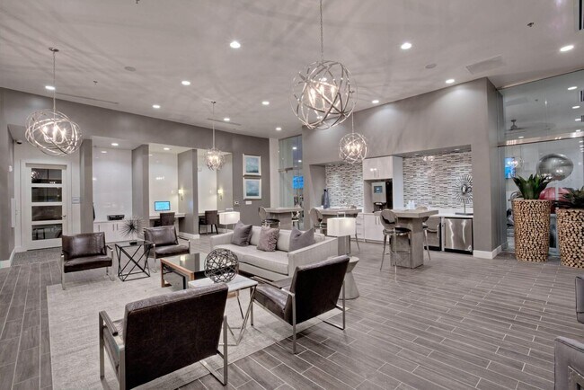 Building Photo - 101 S Center St