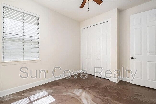 Building Photo - 113 S Packwood Ave