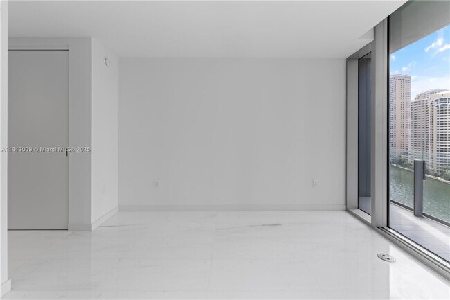 Building Photo - 300 Biscayne Blvd Way