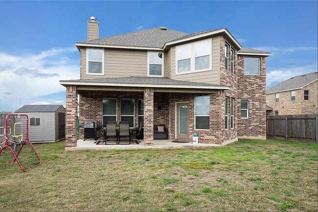 Building Photo - 105 Golden Bear Dr