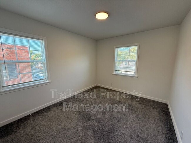 Building Photo - 300 E Gregory Blvd