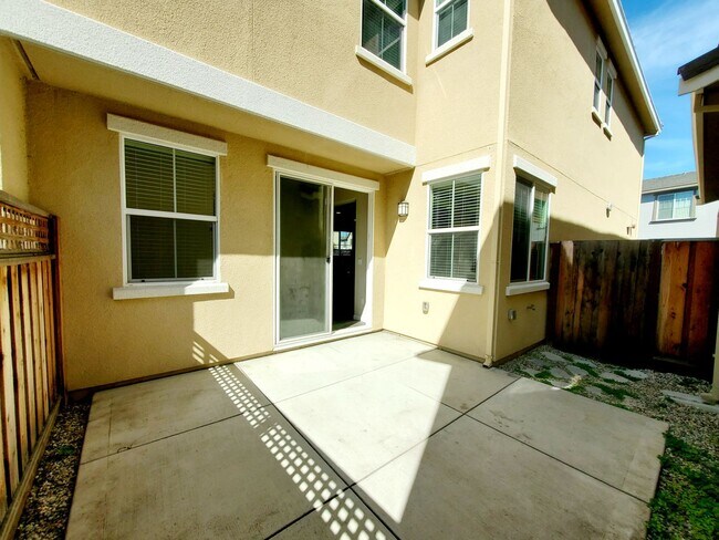 Building Photo - 618 Montage Cir