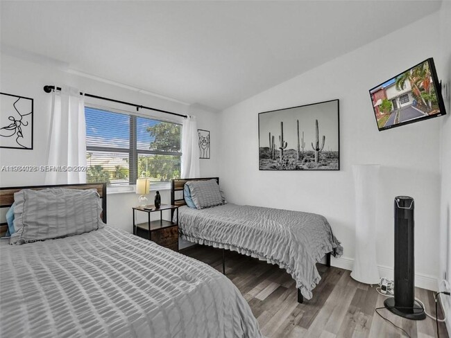 Building Photo - 3603 Townhouse Ct