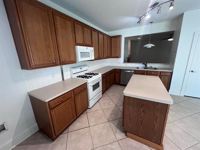 Building Photo - 9301 Leesburg Ct