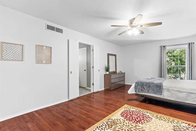 Building Photo - 15920 Archwood Ln