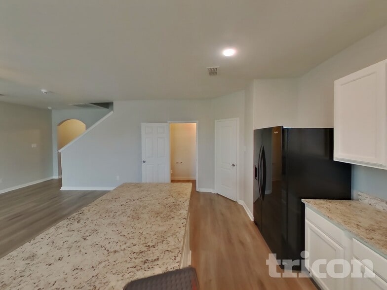 Building Photo - 1335 Coltview Pl