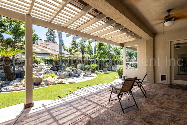 Building Photo - 3 Bedroom/2Bath Home the Greens at Seven O...