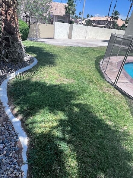 Building Photo - 2817 Via Avanti St