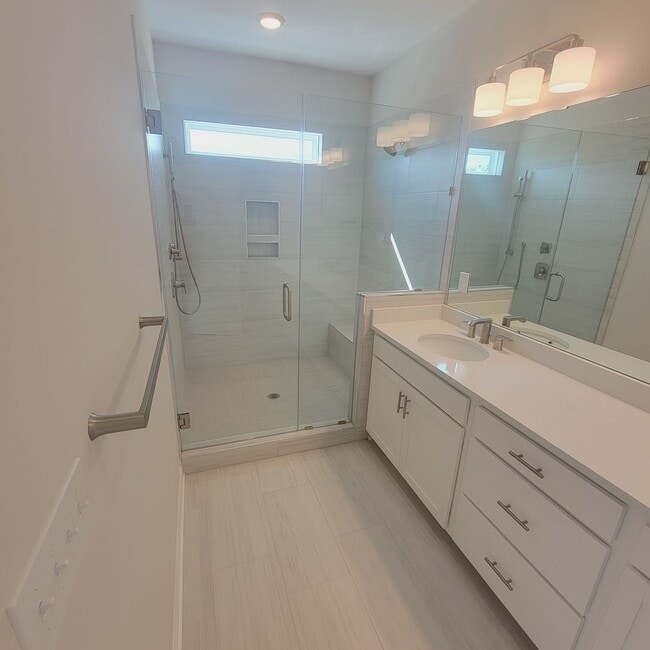 Building Photo - 3BR/2.5BA Townhome in Terraces at Farmington; Great Schools!