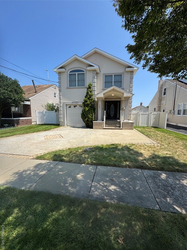 Primary Photo - 2641 Montauk Ave