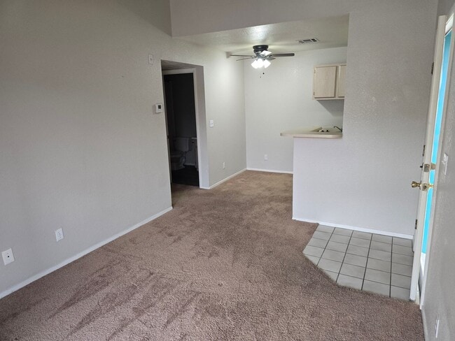 Building Photo - ***GREAT 1 BEDROOM/ 1 BATH CONDO ON SECOND...