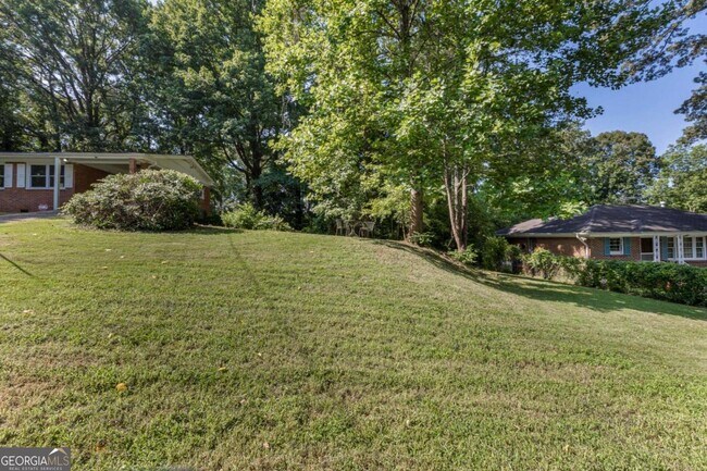 Building Photo - 804 Brookdale Dr SW