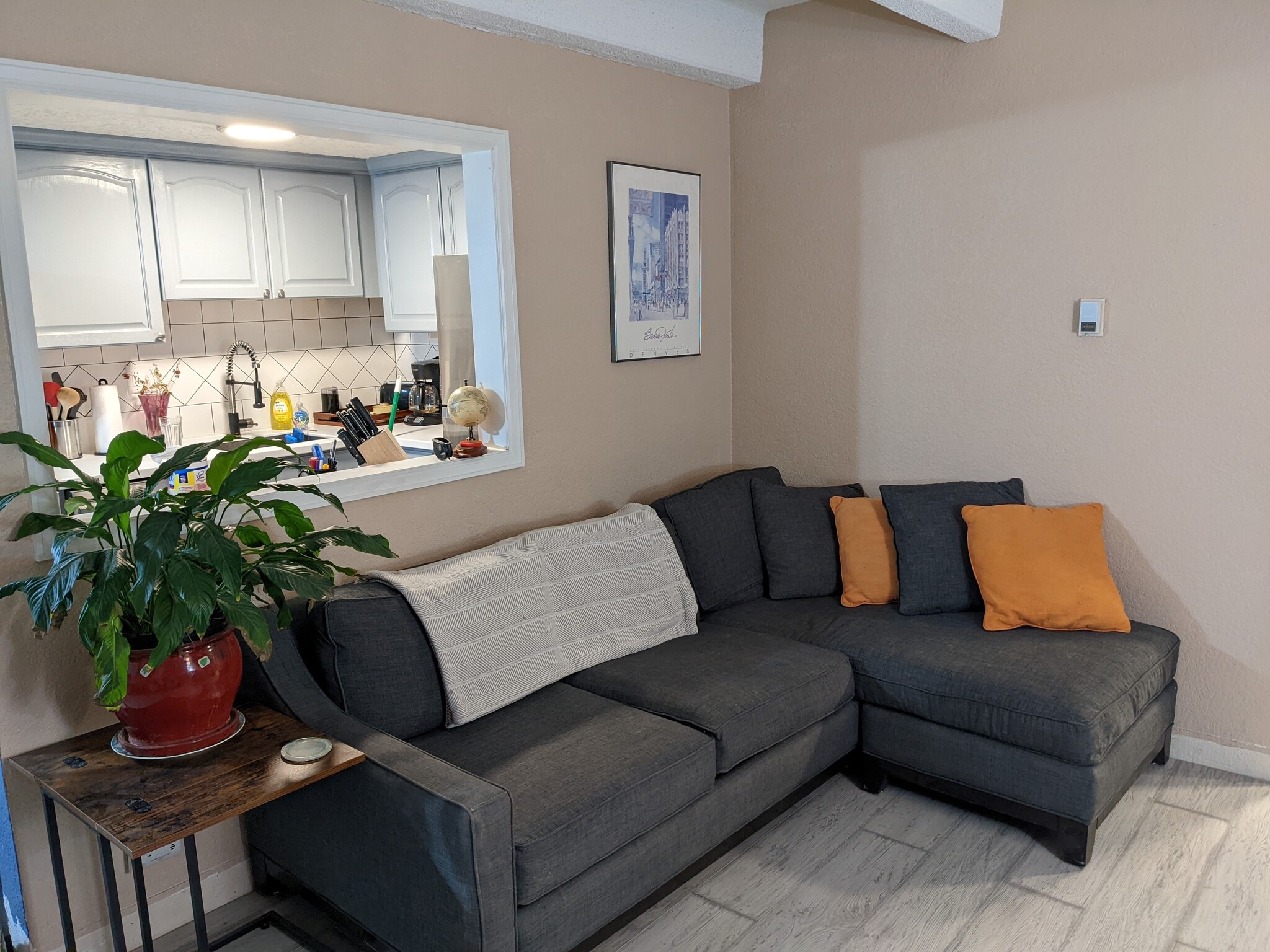 Building Photo - 655 N Pearl St