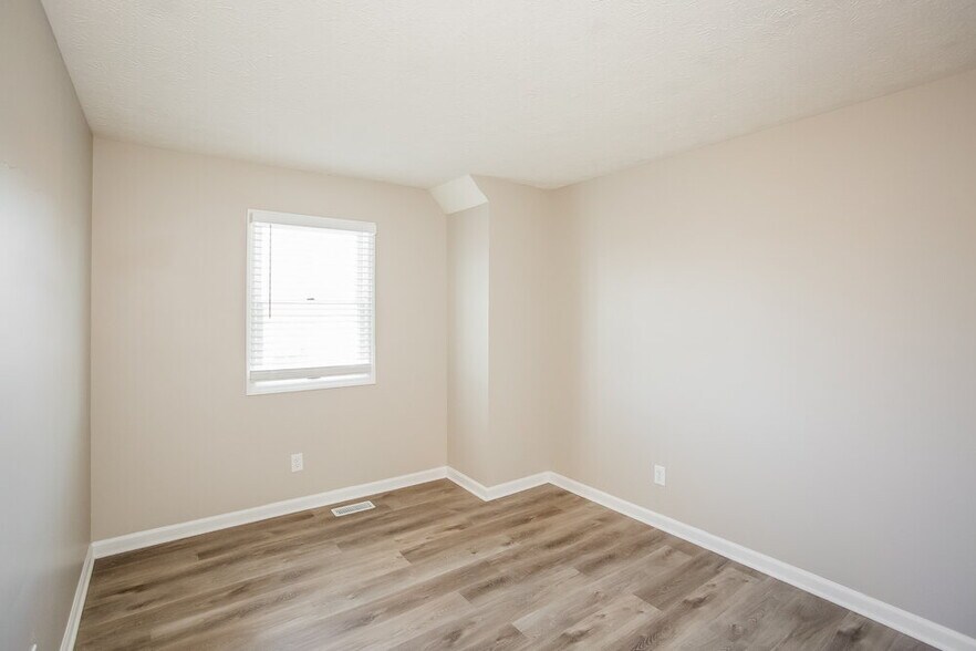 Building Photo - 5945 Terrytown Pkwy