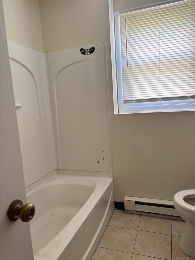Building Photo - 36 Elmview Cir